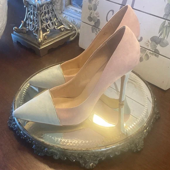 Vintage Signature Blush and Cream Dana Stiletto Heels Size 9 - Picture 3 of 15